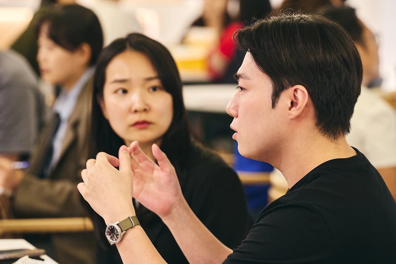 97% say they need AI training. 82% still can't use it at work, photo 18