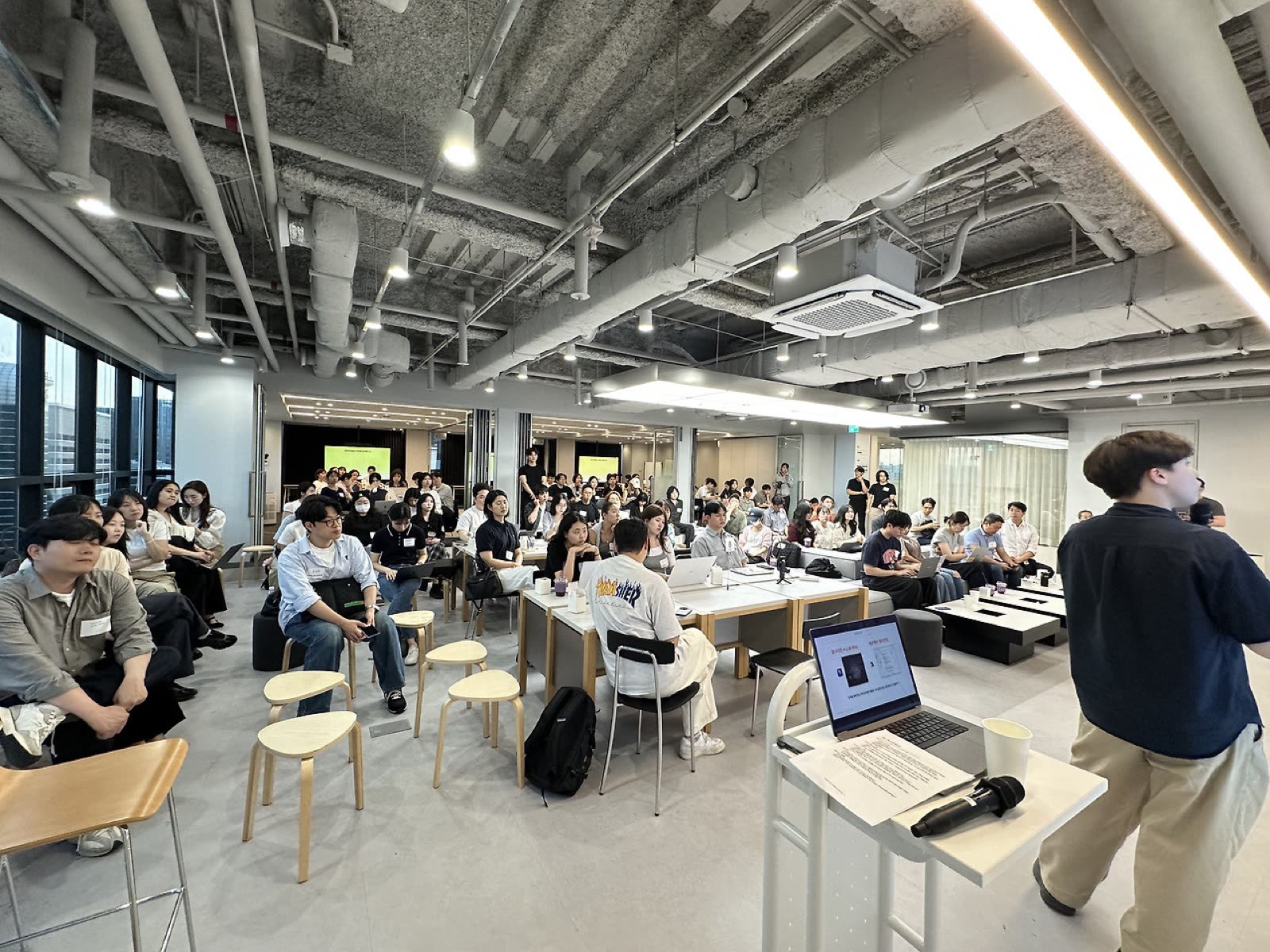 AI Growth Marketing 현장 사진 4