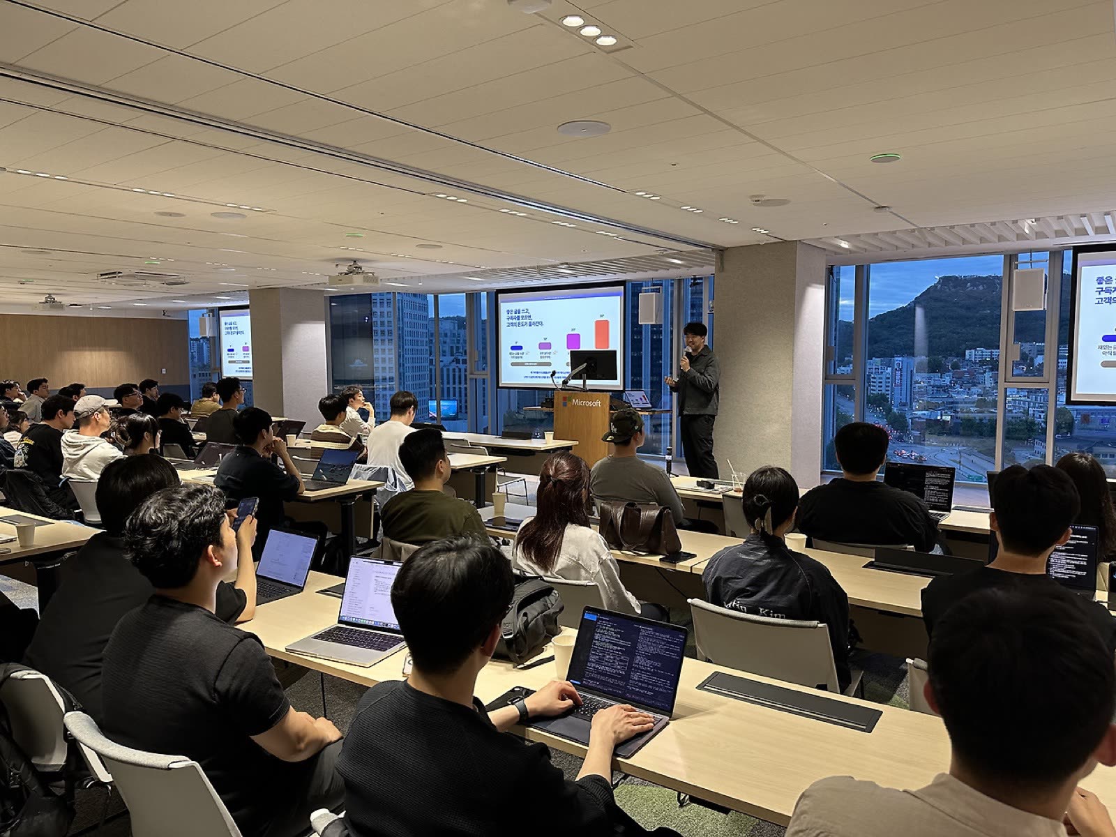 빌더 조쉬 × Microsoft 현장 사진 2